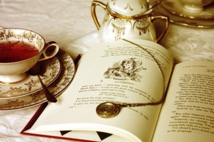 cropped-tea-and-books-2