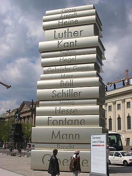 berlin-book-statue