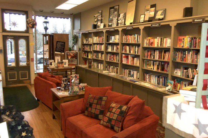 295512_10151599960350499_318020991_n-700x467