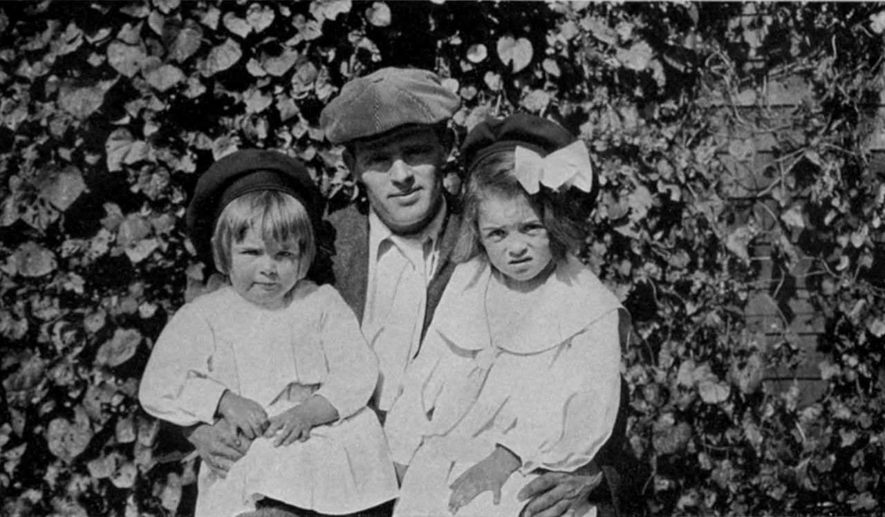 1280px-jack_london_with_daughters_bess_left_and_joan_right