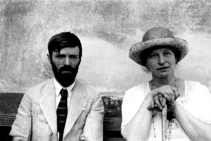 dh-lawrence-and-frieda-weekley-sitting-on-a-bench-in-chapala-mexico-in-1923