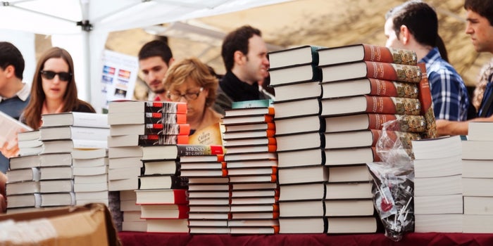 20160120154208-selling-books-market-people-buying-vendor