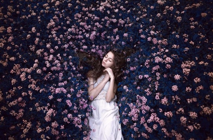 sad-girl-photography-flowers-high